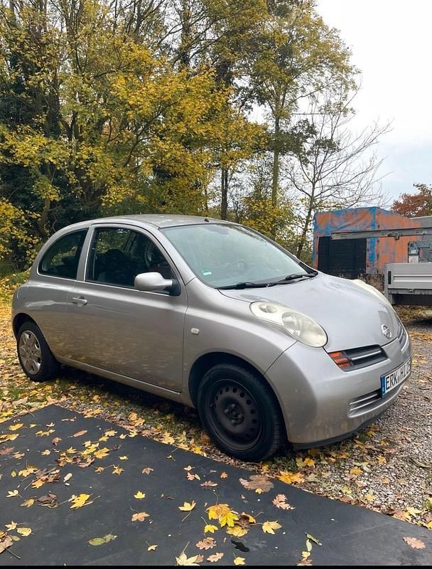 Silber Gebraucht 2004 Nissan Micra Kleinwagen | 600 € (Superpreis) - Bild 1/4