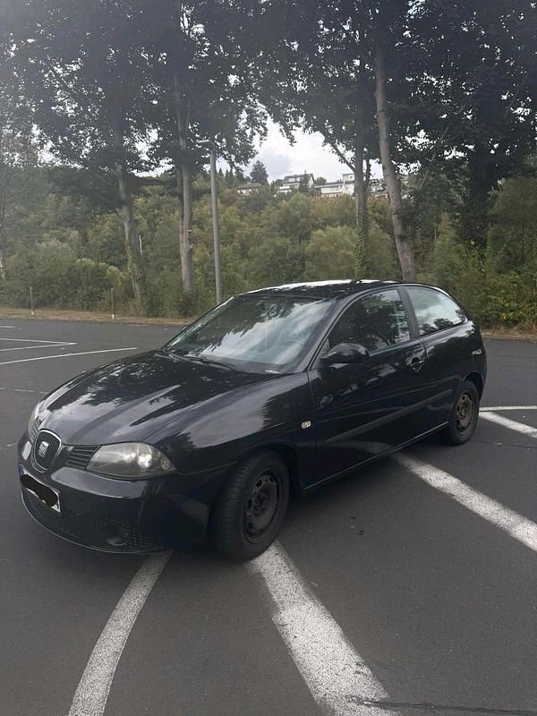 Schwarz Gebraucht 2006 Seat Ibiza Limousine | 690 € (Guter Preis) - Bild 1/4