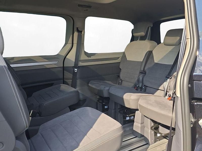 Neu VW Multivan Style 150 PS (110 kW) 2026 Deep black perleffekt Van