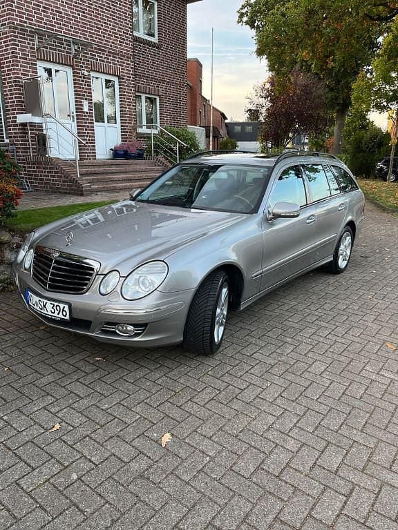 Silber Gebraucht 2008 Mercedes 320 Limousine | 5.800 € (Superpreis) - Bild 1/4