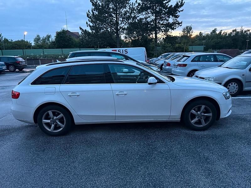 Gebraucht Audi A4 150 PS (110 kW) 2015 Weiß Kombi