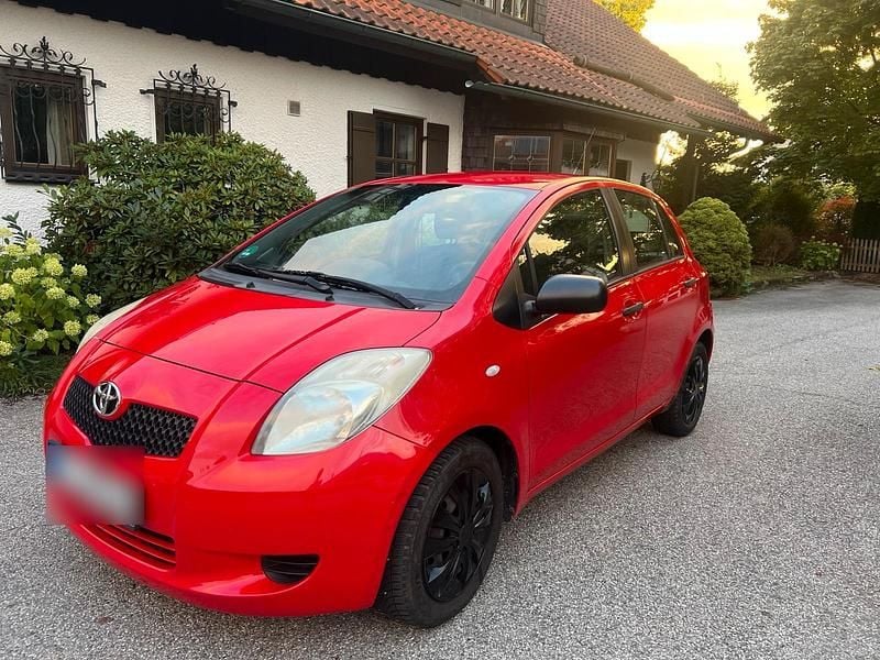 Rot Gebraucht 2008 Toyota Yaris Kleinwagen | 1.500 € (Superpreis) - Bild 1/4