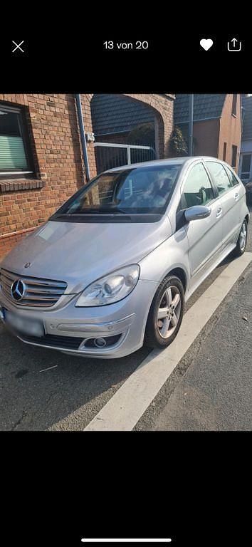 Grau Gebraucht 2005 Mercedes B200 Van / Kleinbus | 1.990 € (Superpreis) - Bild 1/4