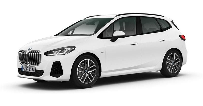 Weiß Gebraucht 2025 BMW 220 Active Tourer Luxury Line Van / Kleinbus | 33.107 € (Fairer Preis) - Bild 1/4