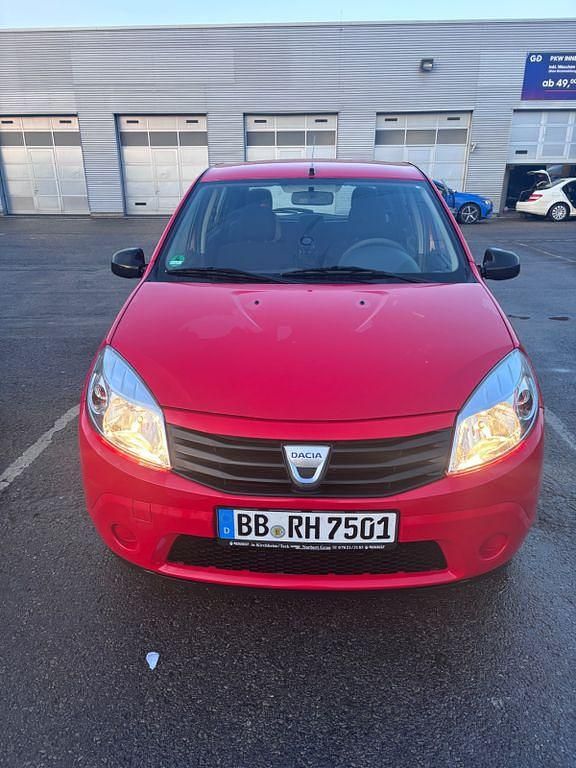 Rot Gebraucht 2008 Dacia Sandero Ambiance Limousine | 2.200 € (Fairer Preis) - Bild 1/4