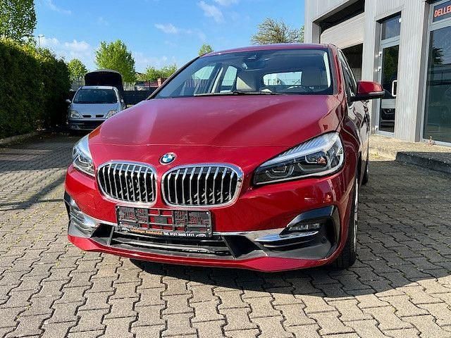Gebraucht BMW 220 Luxury Line 192 PS (141 kW) 2019 Flamencorot brillanteffekt met Kombi