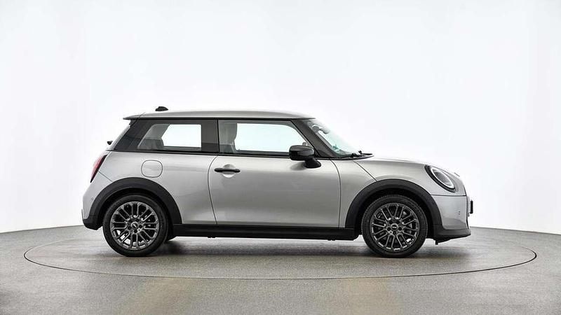 Używany Mini Cooper Classic 156 KM (114 kW) 2024 Szary Hatchback