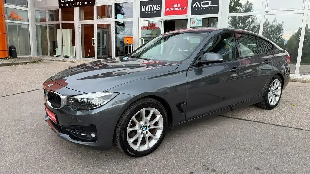 Gebraucht BMW 330 Sport Line 252 PS (185 kW) 2018 Grau Limousine