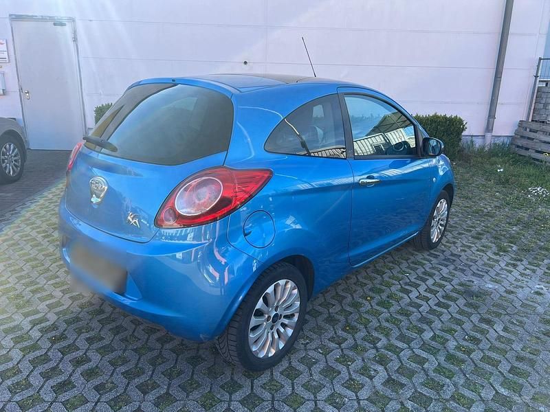 Gebraucht Ford Ka 70 PS (51 kW) 2011 Blau Kleinwagen