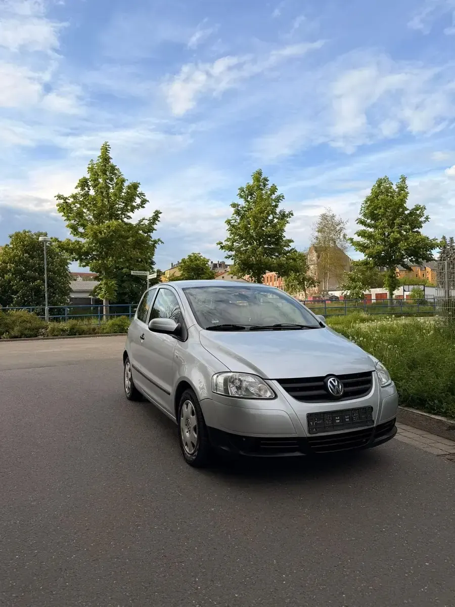 Gebraucht VW Fox 75 PS (55 kW) 2004 Grau Kleinwagen