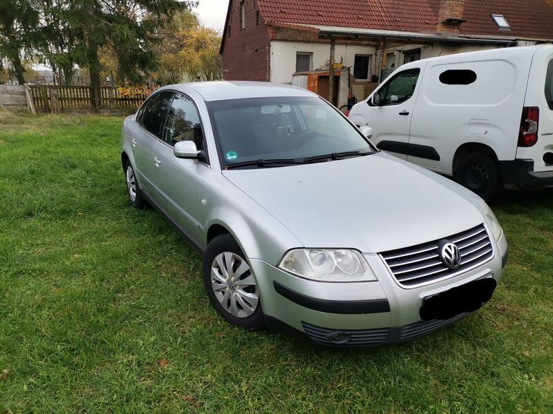 Gebraucht VW Passat 131 PS (96 kW) 2003 Silber Limousine