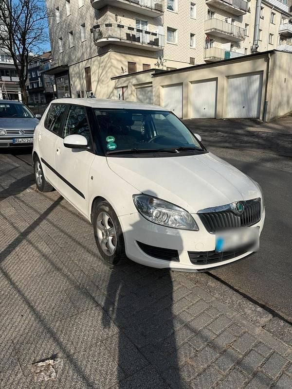 Gebraucht Skoda Fabia 75 PS (55 kW) 2010 Weiß Limousine