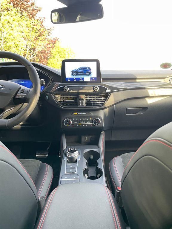 Second-hand Ford Kuga 190 CP (139 kW) 2024 Gri SUV