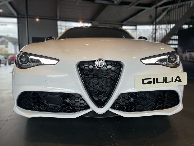 Second-hand Alfa Romeo Giulia Veloce 280 CP (205 kW) 2023 Alb Berlinǎ
