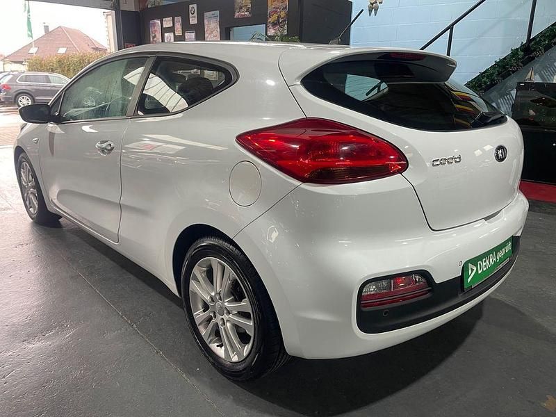 Gebraucht Kia ProCeed 135 PS (99 kW) 2013 Weiß Kleinwagen