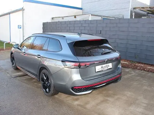 Neu VW Passat Style 193 PS (141 kW) 2025 Grau Kombi