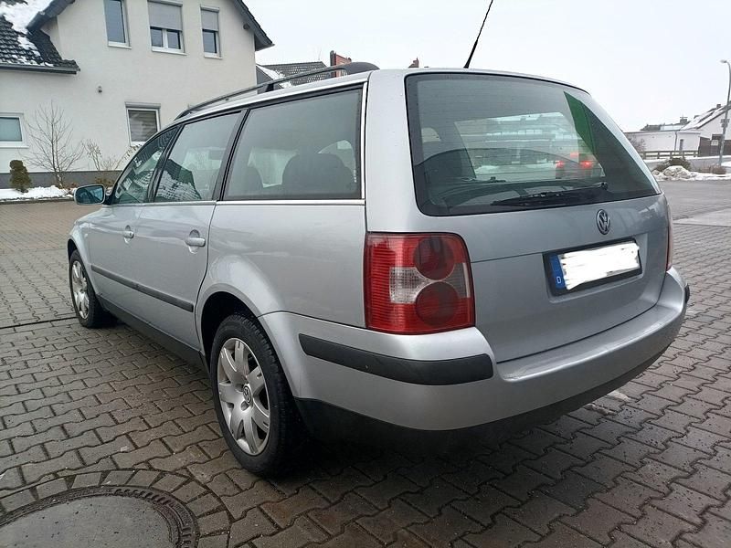 Gebraucht VW Passat 115 PS (84 kW) 2001 Silber Kombi