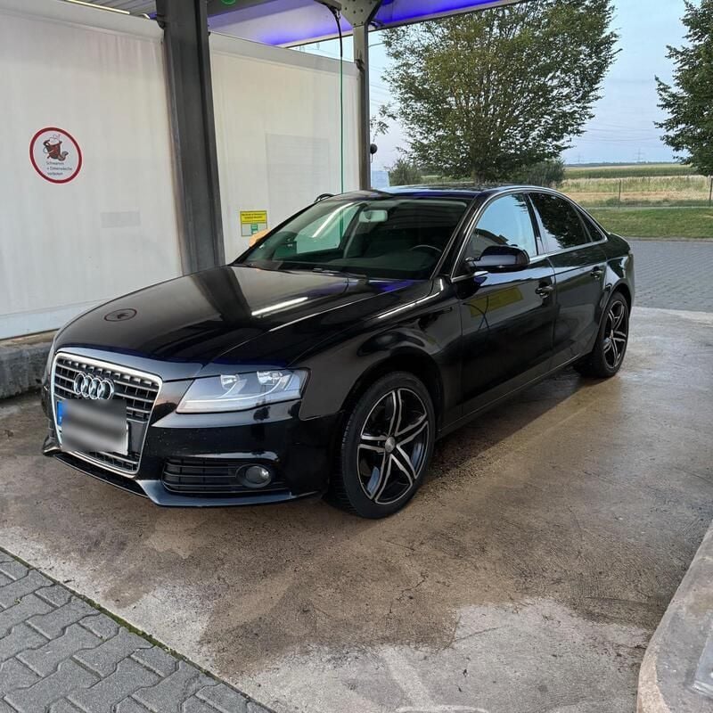 Schwarz Gebraucht 2010 Audi A4 Comfort Limousine | 7.000 € - Bild 1/4