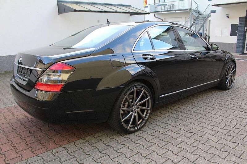 Gebraucht Mercedes S500 387 PS (284 kW) 2007 Schwarz Limousine