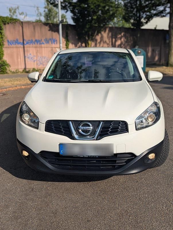 Weiß Gebraucht 2013 Nissan Qashqai 360º SUV | 8.250 € (Fairer Preis) - Bild 1/4