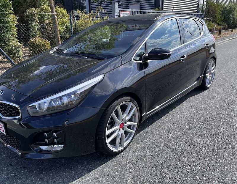 Schwarz Gebraucht 2017 Kia Ceed GT-Line Kleinwagen | 9.999 € (Guter Preis) - Bild 1/4
