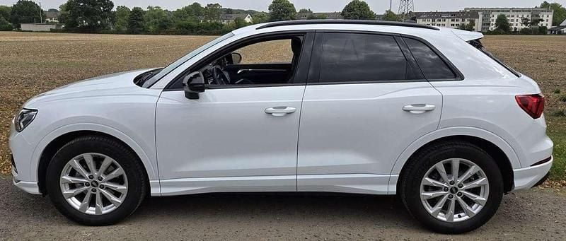 Weiß Gebraucht 2021 Audi Q3 Advanced SUV | 27.500 € (Guter Preis) - Bild 1/4