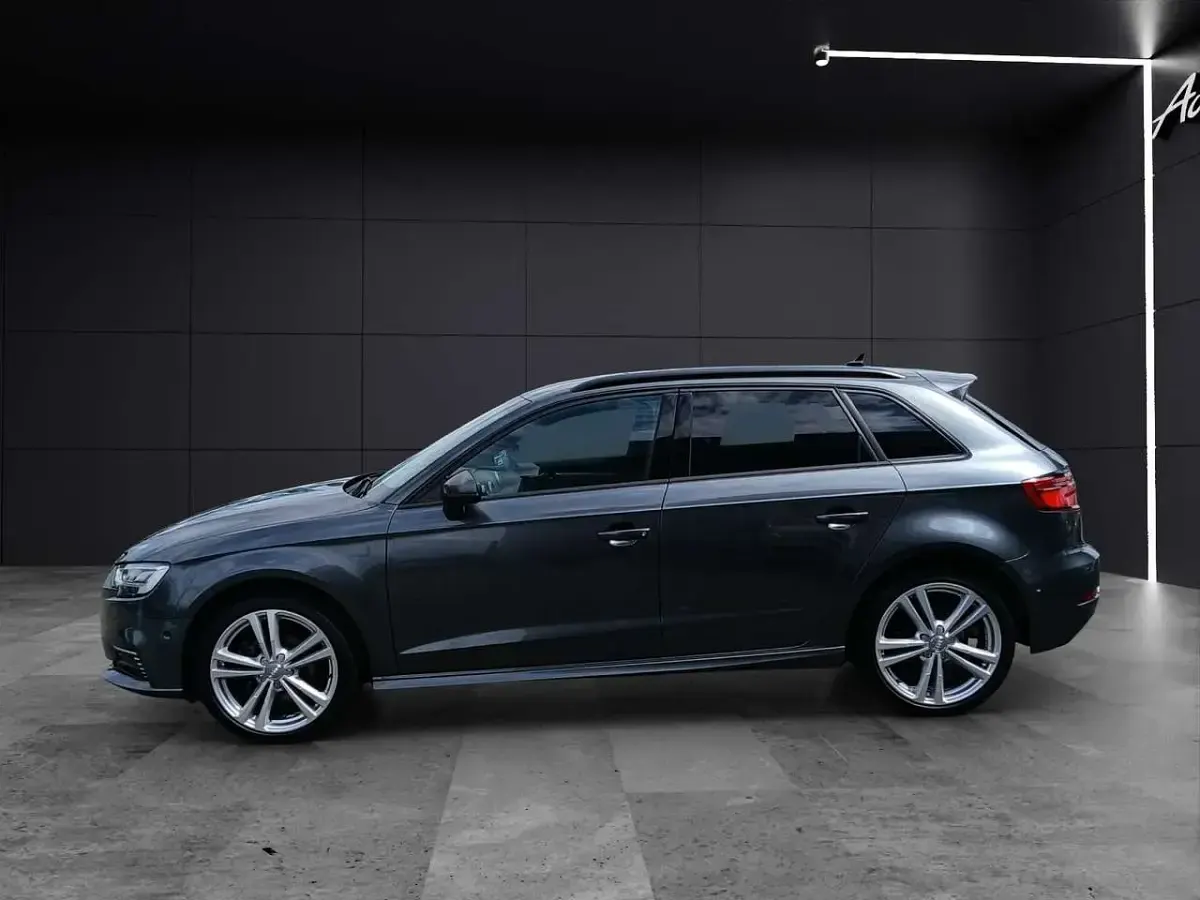 Gebraucht Audi A3 Sport 204 PS (150 kW) 2020 Daytonagrau perleffekt Limousine