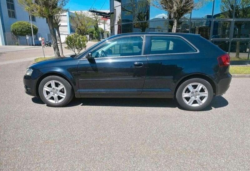 Schwarz Gebraucht 2011 Audi A3 Ambiente Limousine | 4.200 € (Guter Preis) - Bild 1/4