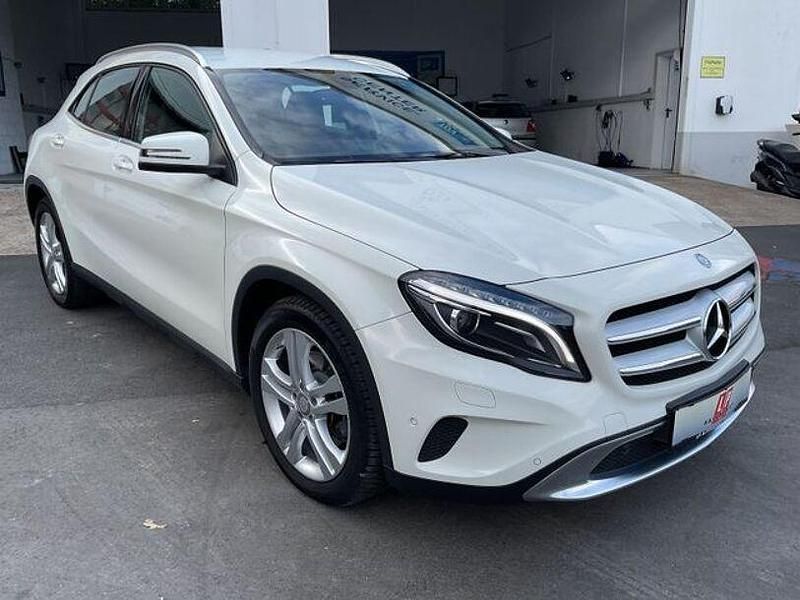 Gebraucht Mercedes GLA250 211 PS (155 kW) 2015 Weiß SUV