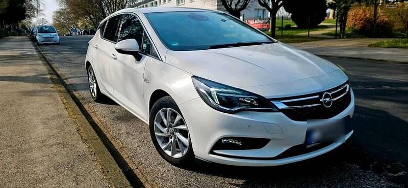 Gebraucht Opel Astra Innovation 125 PS (91 kW) 2017 Weiß Kleinwagen