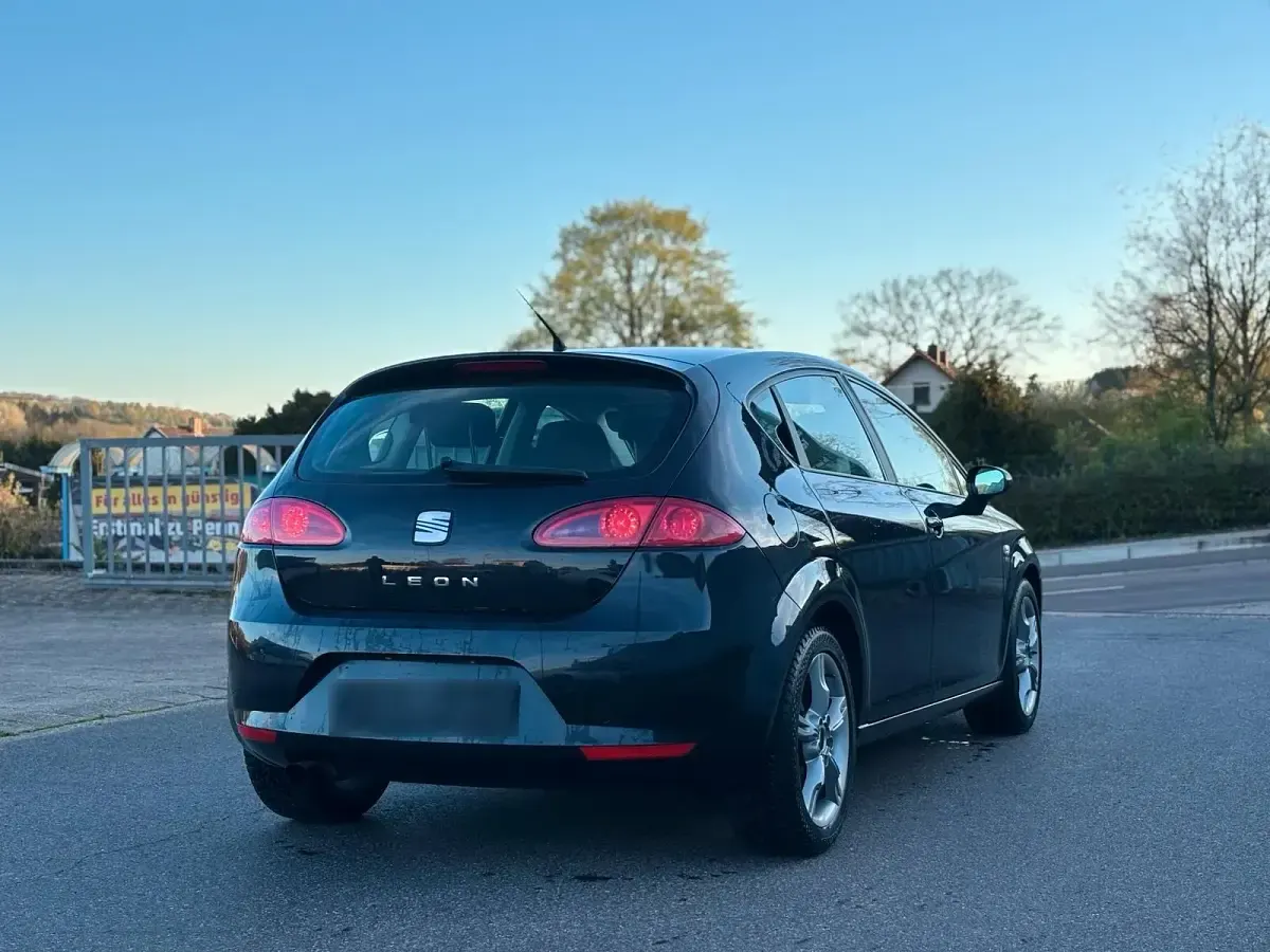 Usata Seat Leon 125 CV (91 kW) 2009 Nero Utilitaria