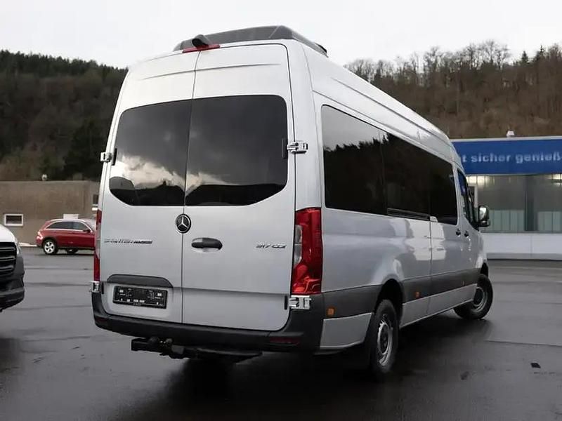 Gebraucht Mercedes Sprinter 170 PS (125 kW) 2024 Silber Van