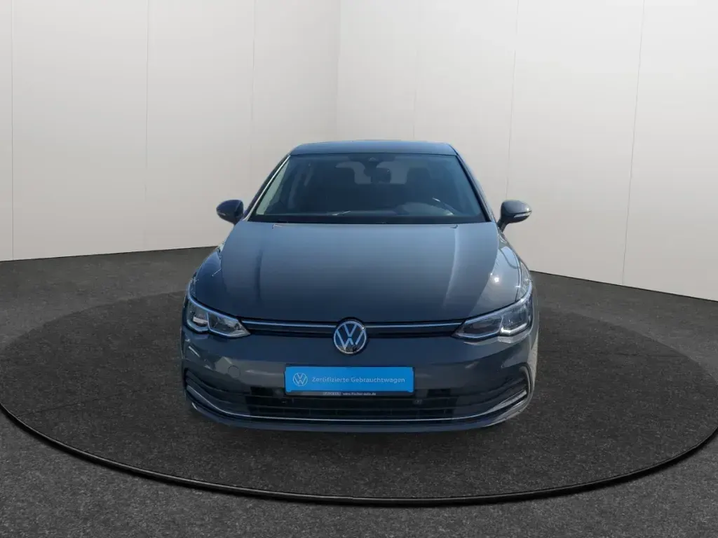 Gebraucht VW Golf VIII Active 150 PS (110 kW) 2021 Grau Limousine