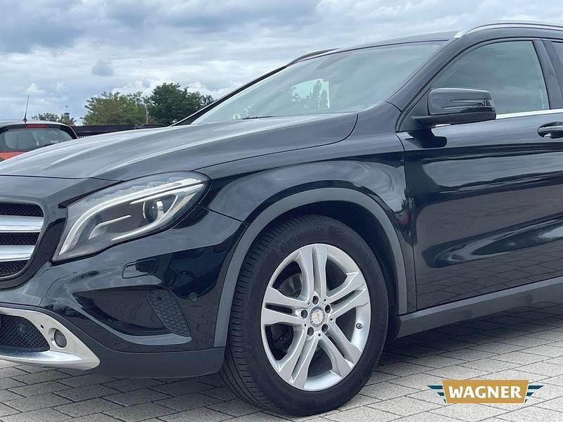 Gebraucht Mercedes GLA220 177 PS (130 kW) 2015 Schwarz SUV