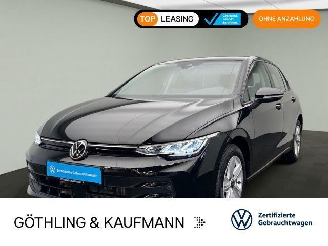 Grenadillschwarz metallic Gebraucht 2024 VW Golf VIII Life Limousine | 22.990 € (Fairer Preis) - Bild 1/3