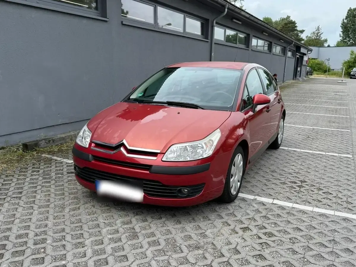 Gebraucht Citroën C4 88 PS (64 kW) 2006 Rot Limousine