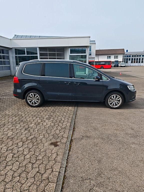 Gebraucht VW Sharan 140 PS (102 kW) 2012 Grau Van / Kleinbus