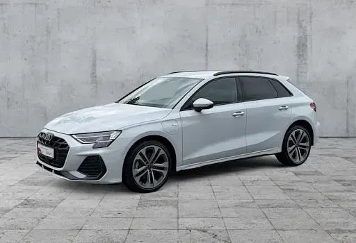 Używany Audi A3 S-Line 204 KM (150 kW) 2025 Biały Sedan/Limuzyna