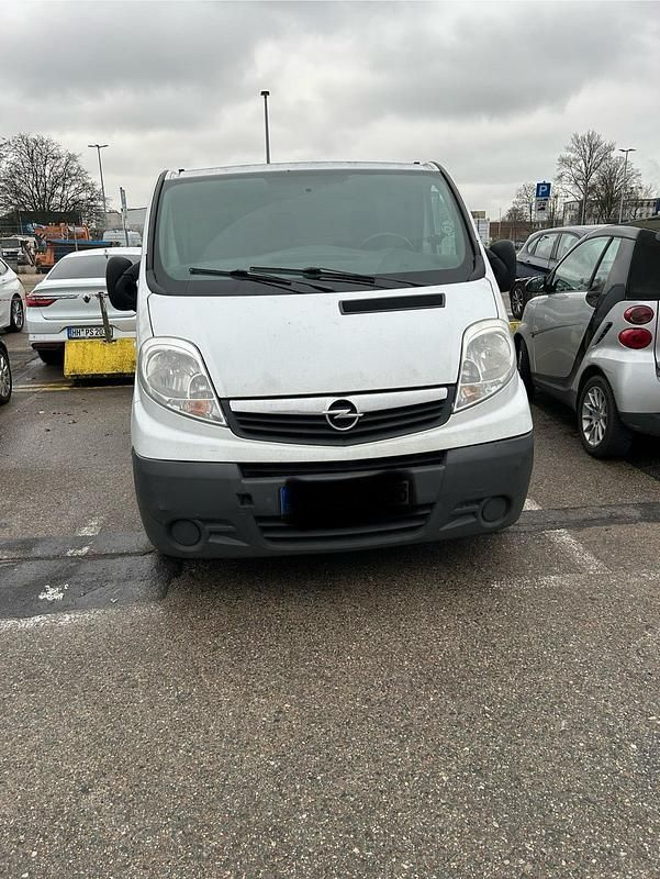 Weiß Gebraucht 2011 Opel Vivaro Van | 4.500 € (Guter Preis) - Bild 1/4