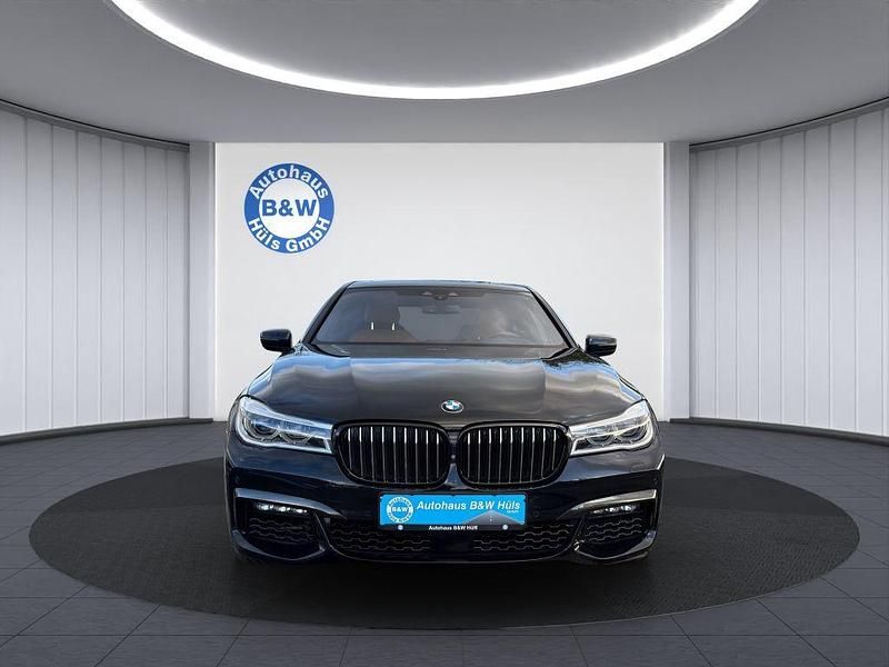 Gebraucht BMW 750 Performance 400 PS (294 kW) 2017 Schwarz Limousine