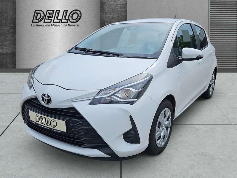 Weiss Gebraucht 2019 Toyota Yaris Comfort Kleinwagen | 11.480 € (Fairer Preis) - Bild 1/4