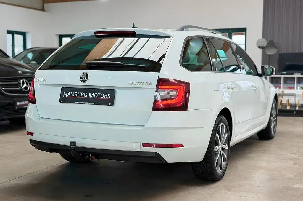 Gebraucht Skoda Octavia Drive 116 PS (85 kW) 2017 Bila laser/laser white Kombi