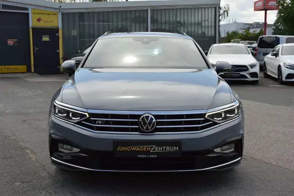 Gebraucht VW Passat R-line 150 PS (110 kW) 2021 Grau Kombi