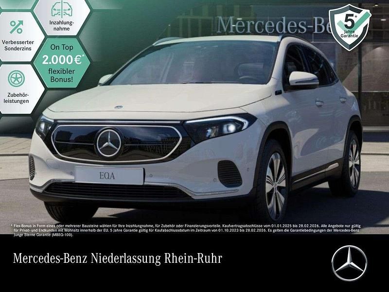 Weiß Gebraucht 2022 Mercedes EQA250 Advanced Plus SUV | 33.890 € (Fairer Preis) - Bild 1/3