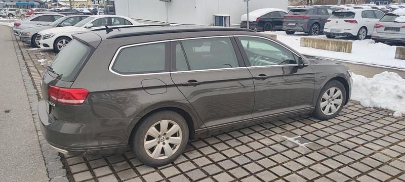 Gebraucht VW Passat Comfortline 150 PS (110 kW) 2016 Braun Kombi