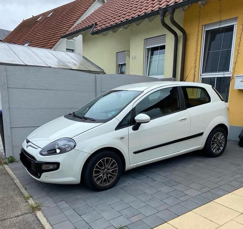 Weiß Gebraucht 2010 Fiat Punto Evo Dynamic Kleinwagen | 3.000 € (Fairer Preis) - Bild 1/4