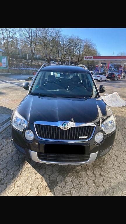 Schwarz Gebraucht 2013 Skoda Yeti GreenLine SUV | 6.000 € (Fairer Preis) - Bild 1/4