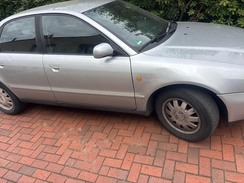 Second-hand Audi A4 125 CP (91 kW) 1997 Gri Berlinǎ