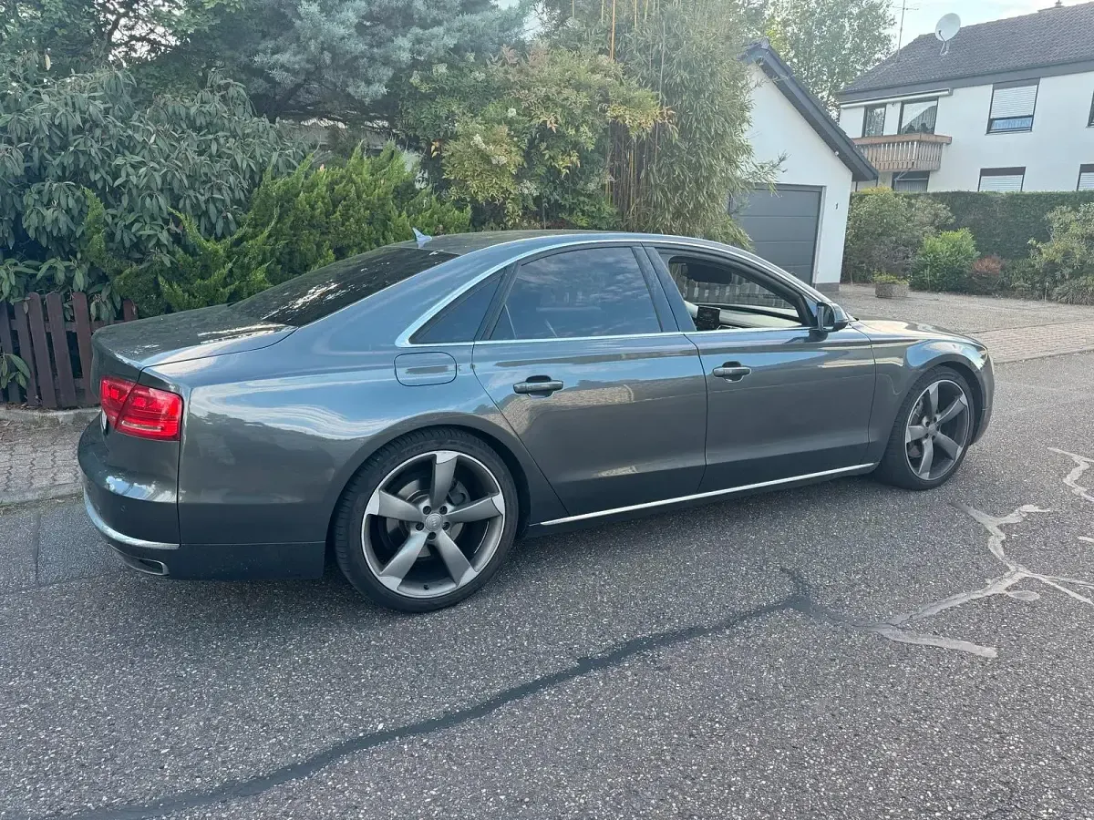 Gebraucht Audi A8 245 PS (180 kW) 2012 Grau Limousine