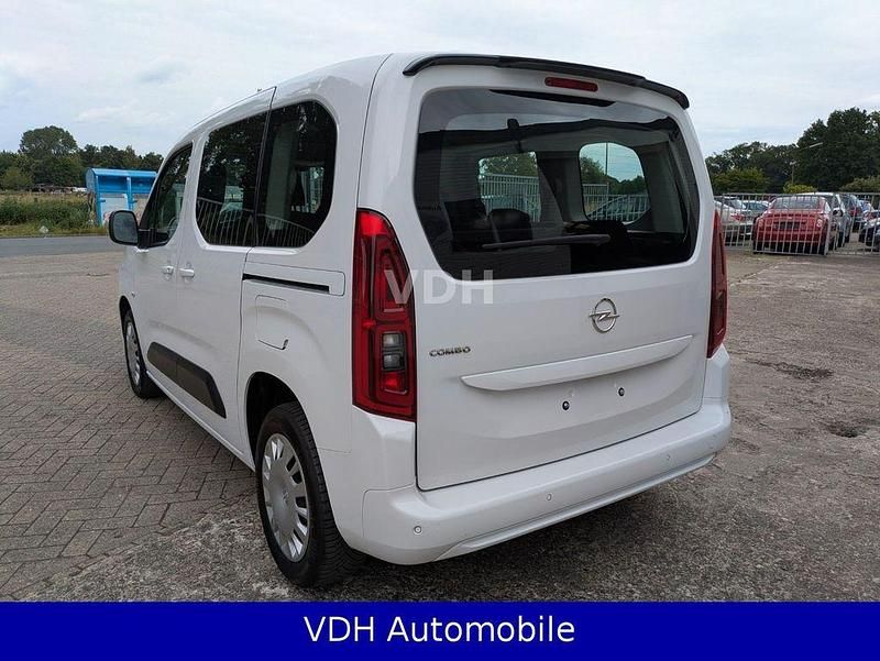 Gebraucht Opel Combo Life Edition 102 PS (75 kW) 2022 Weiß Van / Kleinbus